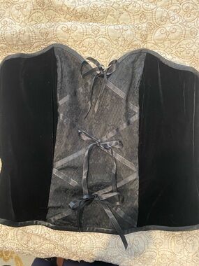 After Six Black Velvet & lace Lace-Up Bustier Corset Top size 16 silk lining